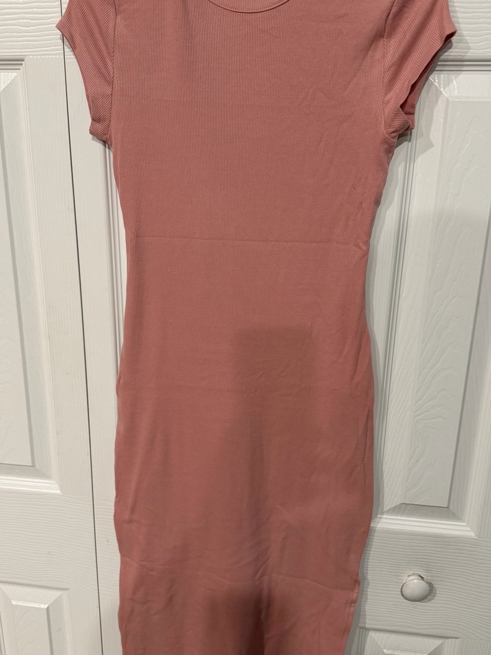 Women's No Boundaries Ribbed Short Sleeve Midi Dress - Dusty Rose